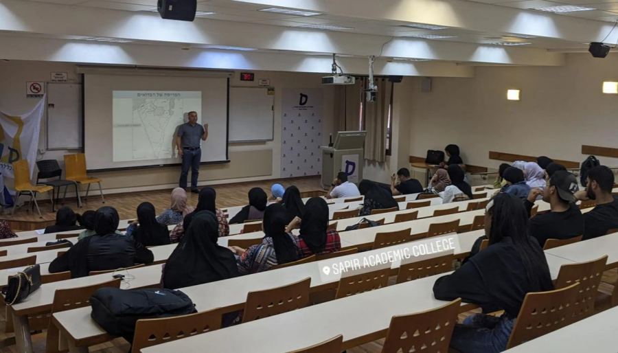 بمبادرة حراك نقف معًا: انطلاق مؤتمر الشباب النقباوي المؤثر في كلية سبير